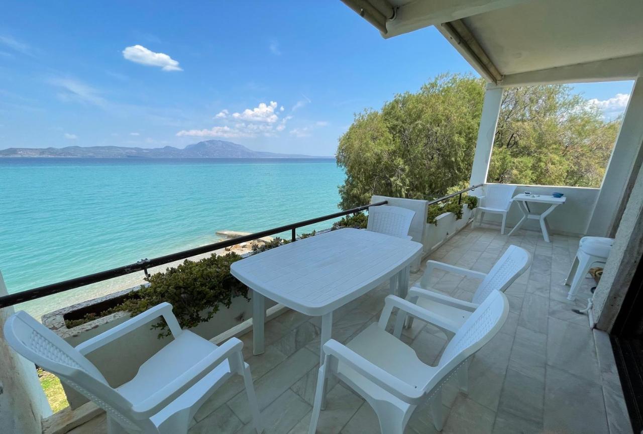 Stunning Beachfront Apartment Stratos Nerántza 외부 사진